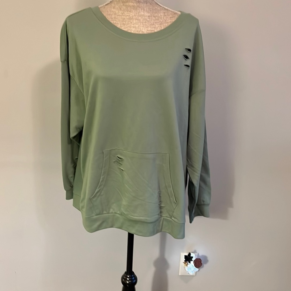 Jolie & Joy Women’s Distressed Boxy Sweatshirt Size 2X in a khaki color.